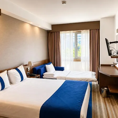 Liv Hotel 3*