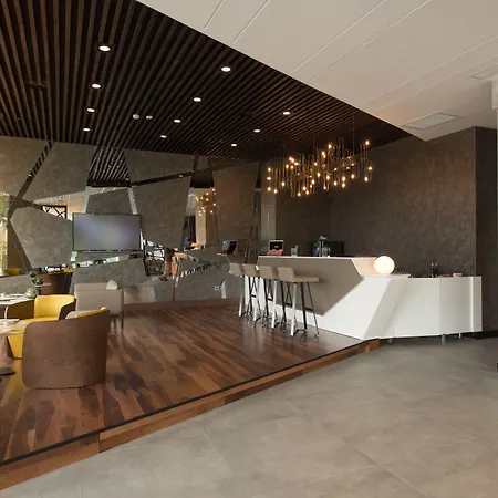 Liv Hotel